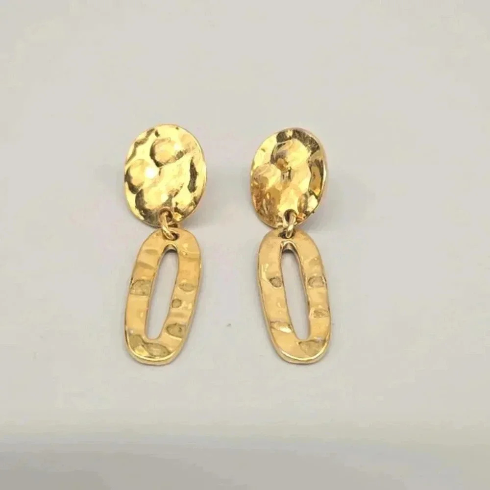 #390 Vintage Stud earring gold tone